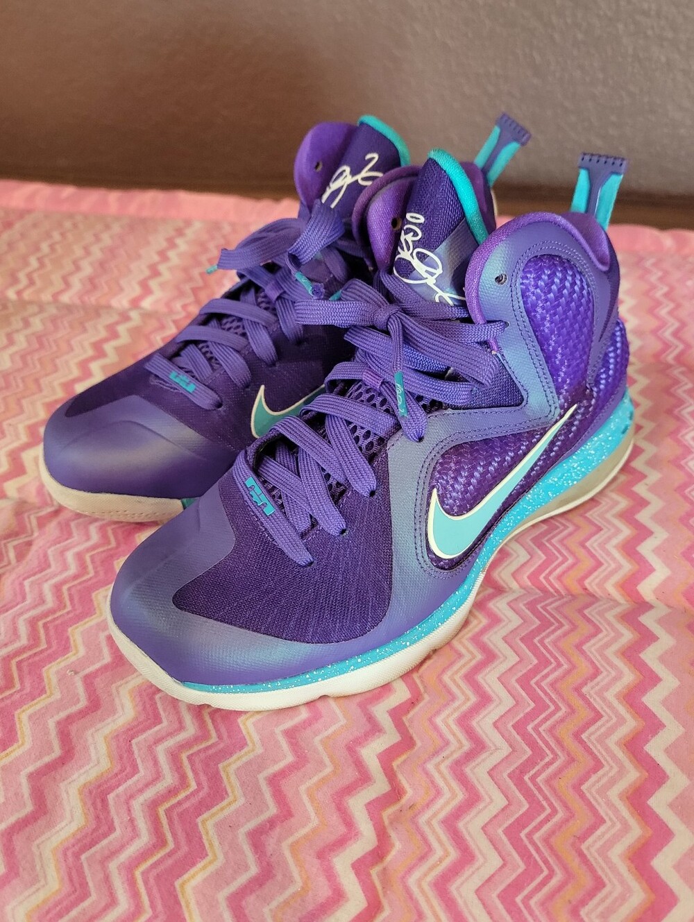Nike LeBron 9 Summit Lake Hornets Basketball Shoes Size 7Y Purple Teal 469764-50